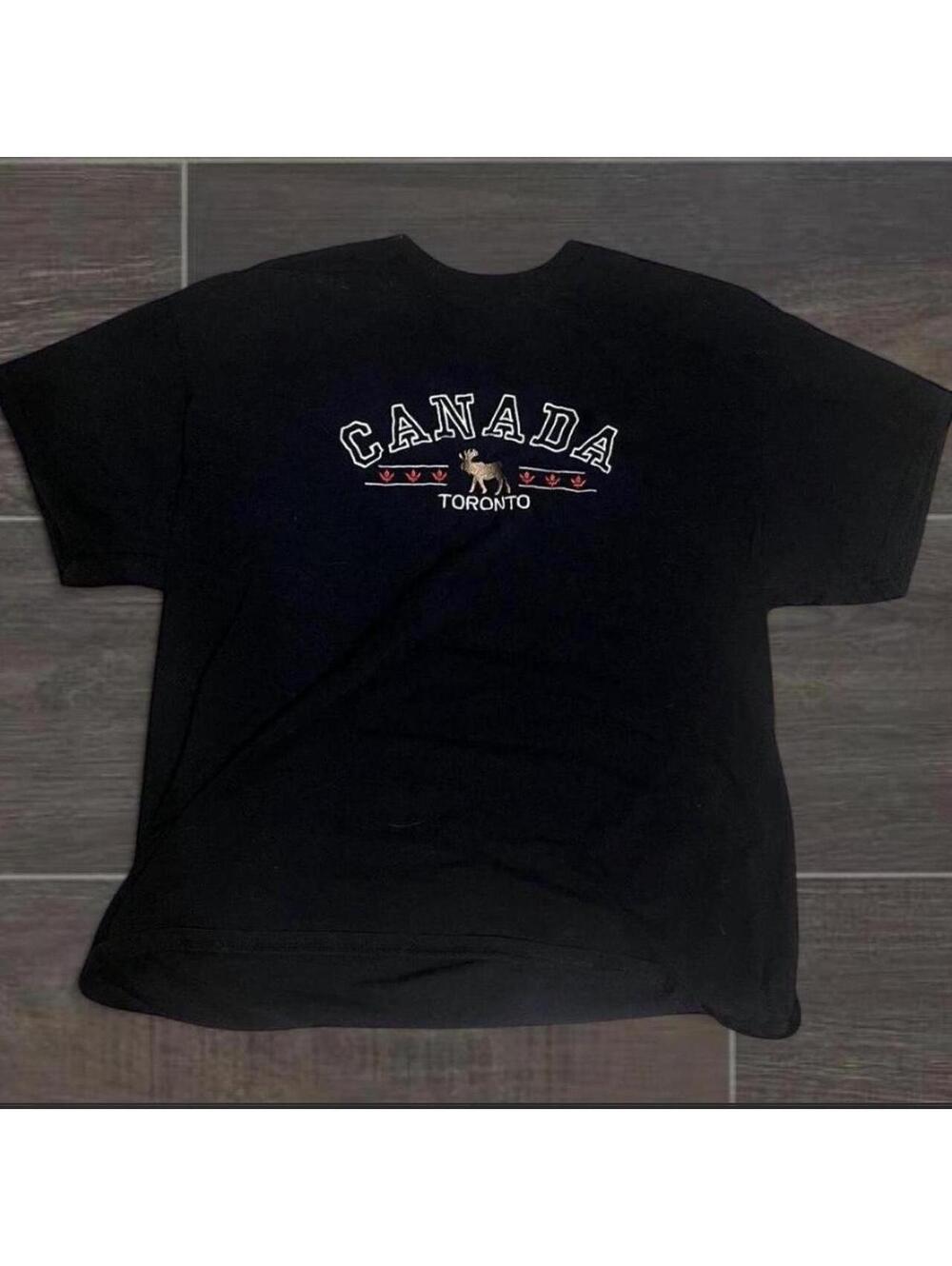 XL Black and red Canada Toronto streetwear T-shirt